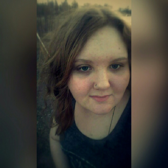 Meet your Posher, Leah - Picture 1 of 1