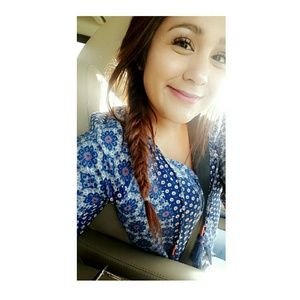 Meet your Posher, Leandra