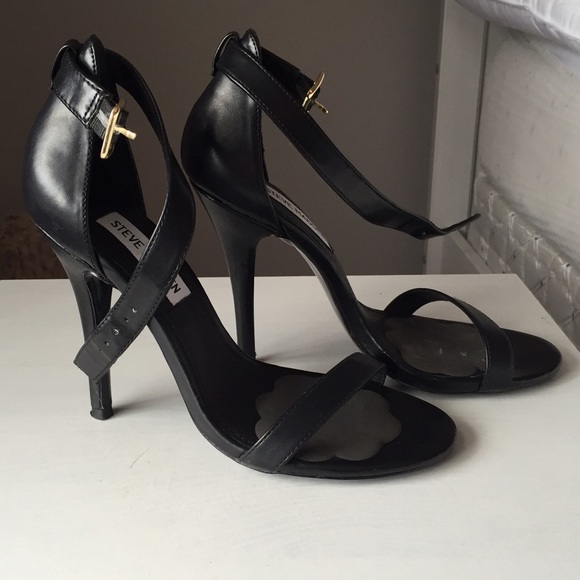 Steve Madden Black Realove Size 6.5