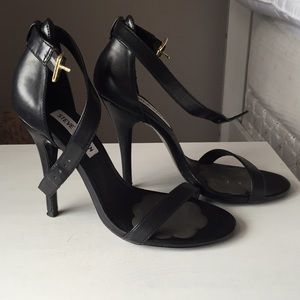 Steve Madden Black Realove Size 6.5