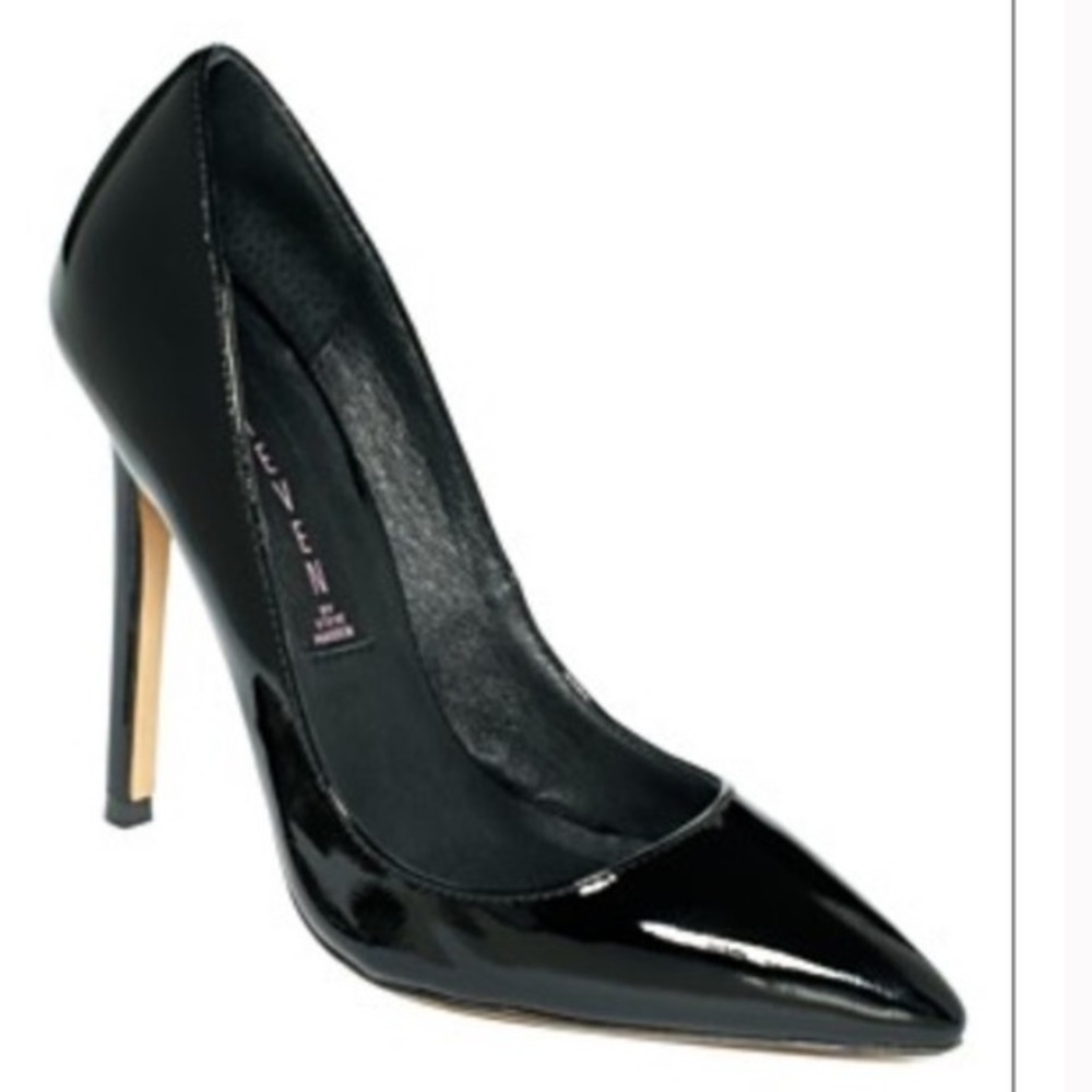 BLOW OUT SALE!! Steve Madden Black Leather Pumps