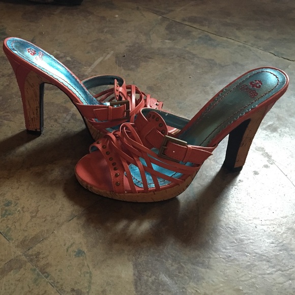 High heels - Picture 2 of 4