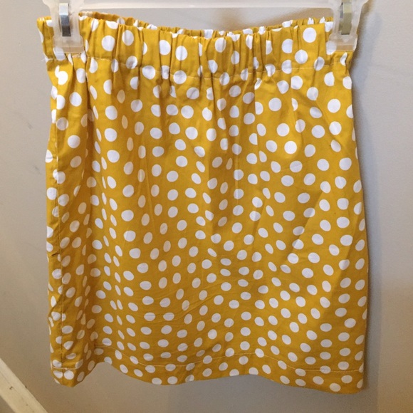 Yellow and white polka dot skirt!