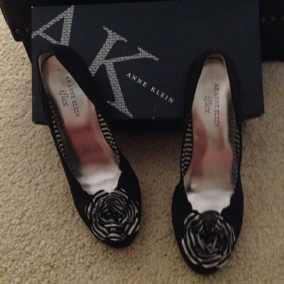 Anne Klein Flex Black Wedge Pump SHOES