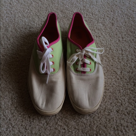 Adorable Ked tennis shoes