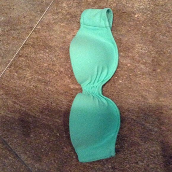 Victoria secret bathing suit top size 32A