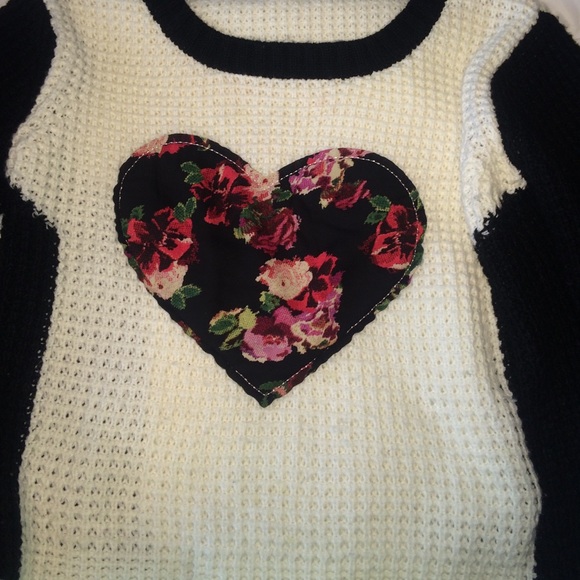 Floral Heart Sweater - Picture 2 of 3