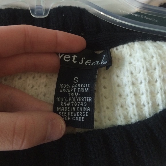 Floral Heart Sweater - Picture 3 of 3