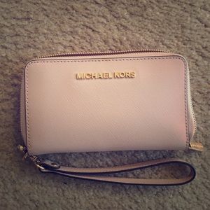 Authentic Michael Kors Wristlet
