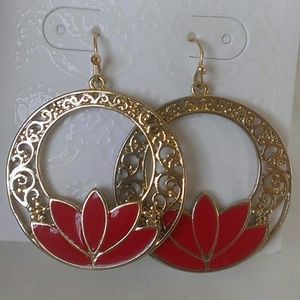 NEW Elegant gold hoop earrings