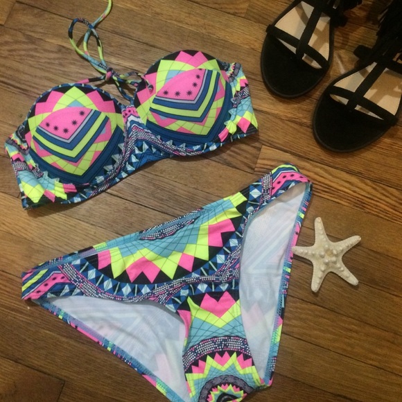 Tribal Bandeau Bikini - Picture 2 of 4