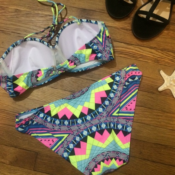 Tribal Bandeau Bikini - Picture 3 of 4