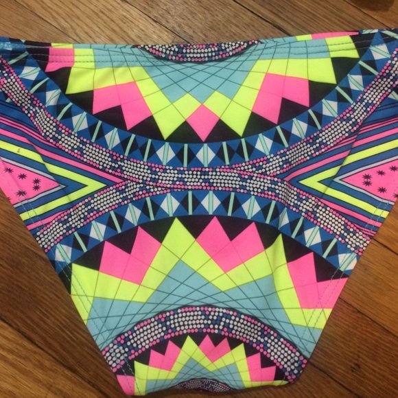 Tribal Bandeau Bikini - Picture 4 of 4