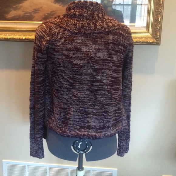 Maroon sweater - Picture 3 of 3
