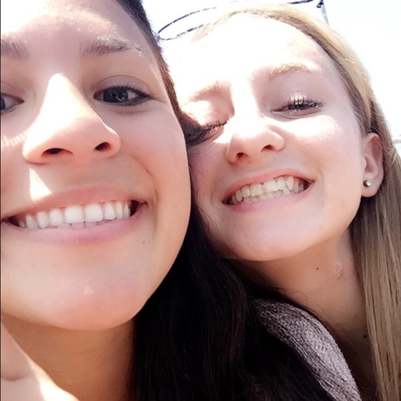 Meet your posher: Caitlyn 💕 - Picture 2 of 3