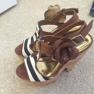 Leather Platform Heel Sandals with Stripes