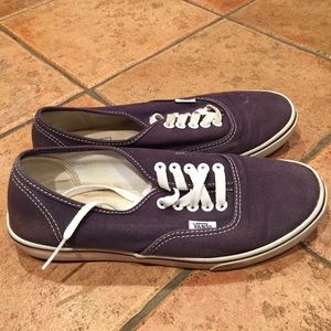 NAVY VANS