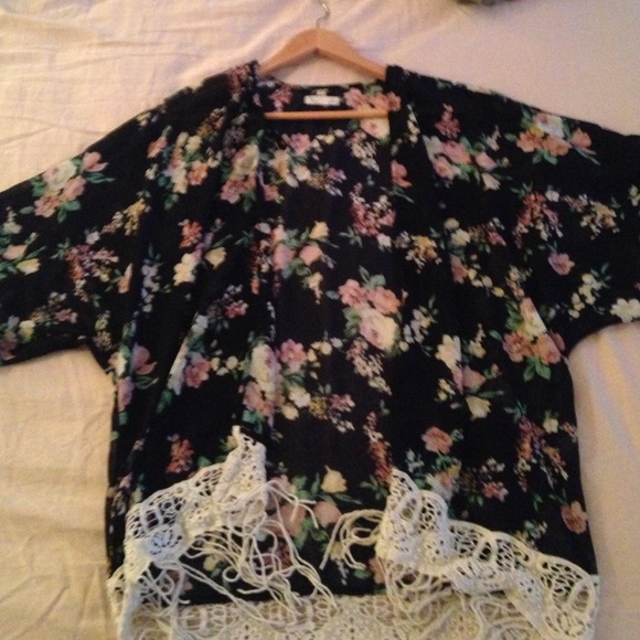 Black floral kimono