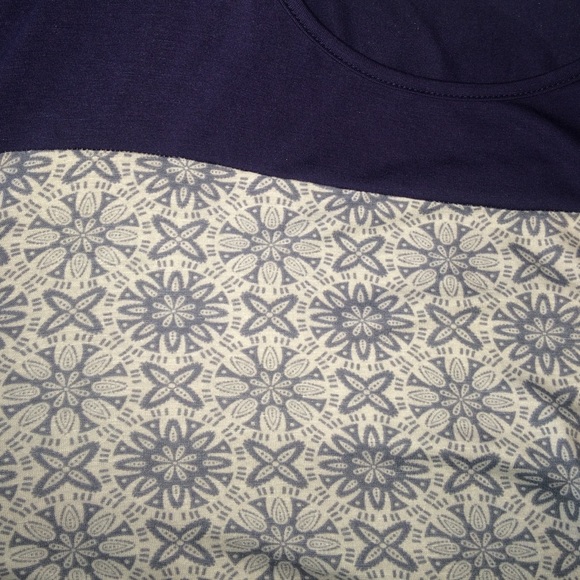 Floral Patterned Top - Picture 2 of 3