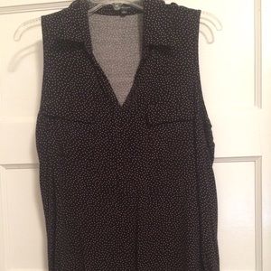 Ladies sleeveless blouse. Size L. Black/white dots