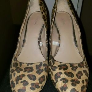 Leopard print pumps