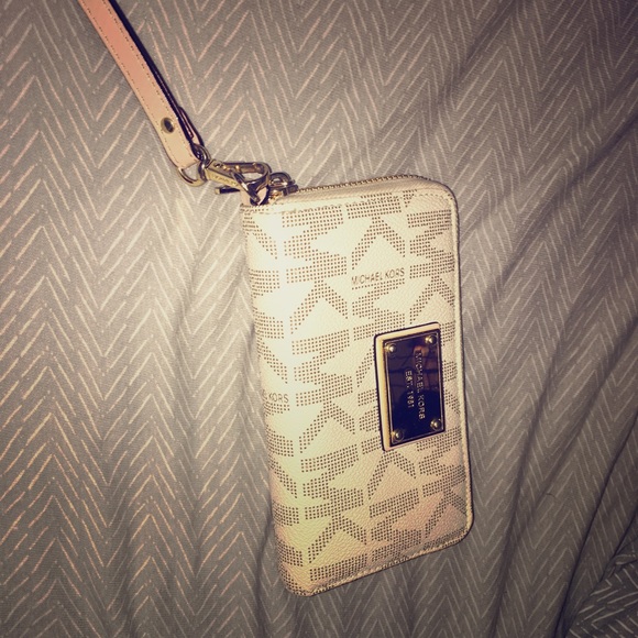Michael Kors Wristlet