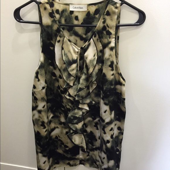 Calvin Klein printed keyhole blouse
