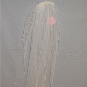 White sheet wedding crystal veil