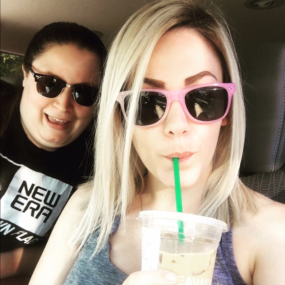 Meet your Posher, Alyssa - Picture 1 of 1