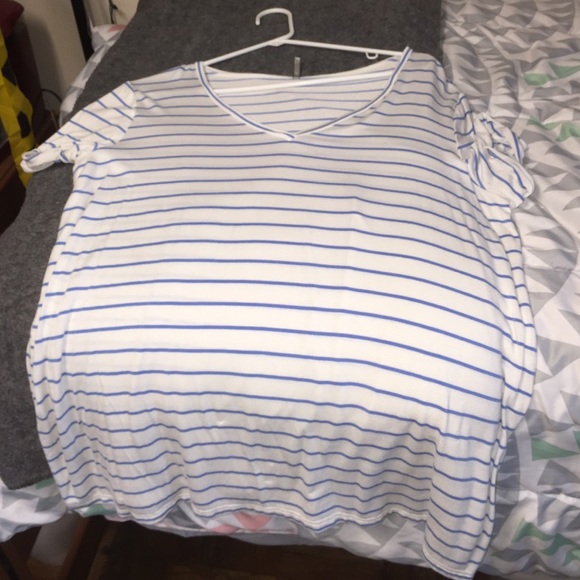 BKE Core Blue & White Striped V-Neck