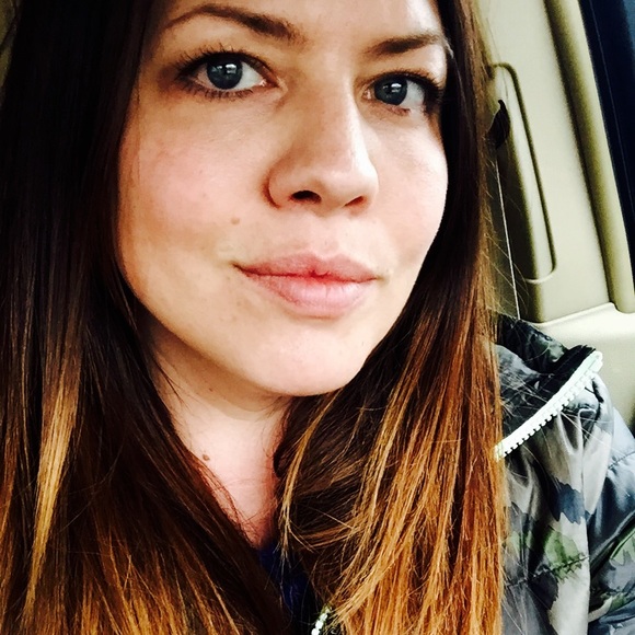 Meet your Posher, Kayla