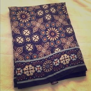 Vera Bradley light weight scarf