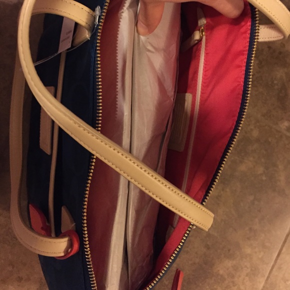 Brand new authentic coach purse. - Picture 3 of 4