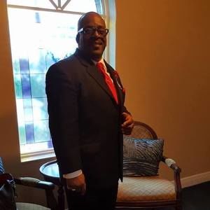 Meet your Posher, Derrick