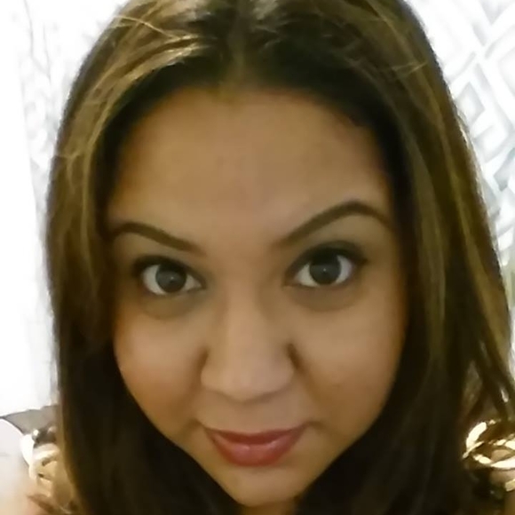 Meet your Posher, Claire - Picture 1 of 1