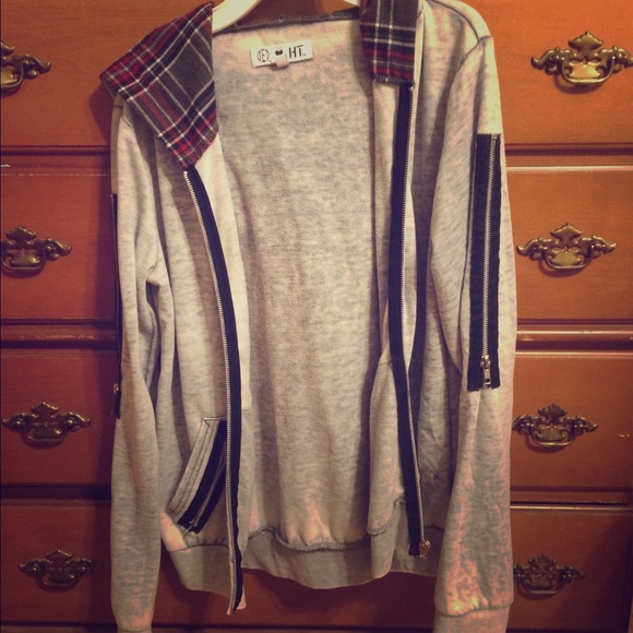 Hot Topic Zipper Sweatshirt
