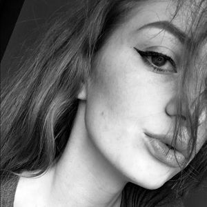 Meet your Posher, Kendra