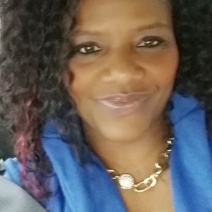 Meet your Posher, Stella