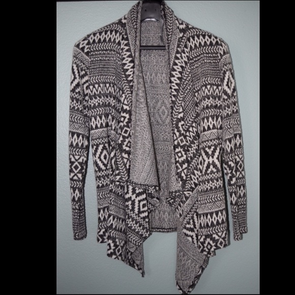 Aztec cardigan forever 21 never worn BRAND NEW