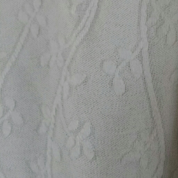 SOLD - Pretty plus size white tank top - Picture 3 of 4