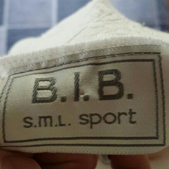 SOLD - Pretty plus size white tank top - Picture 4 of 4