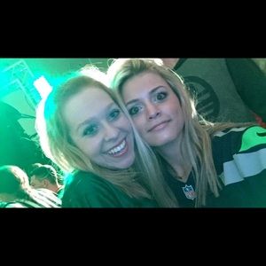 Meet your Posher, Abigail