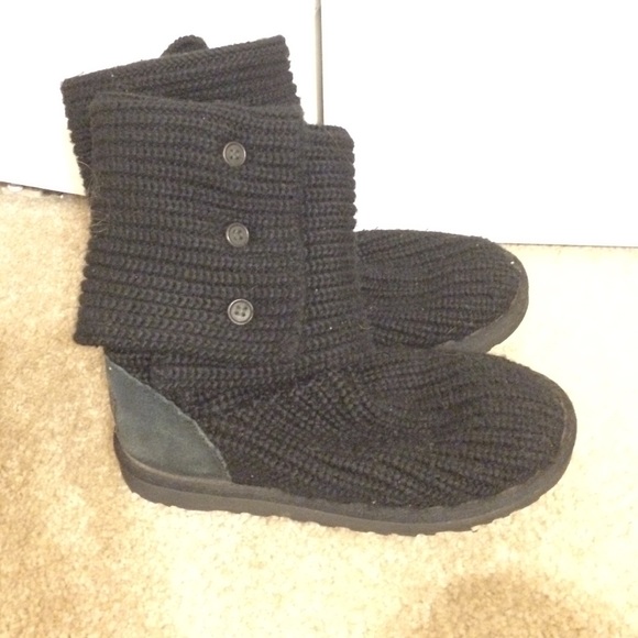 Black knit uggs