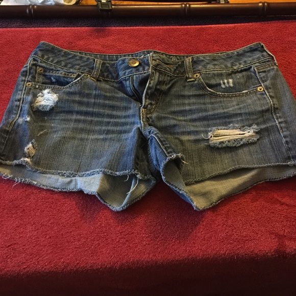 Cutoff shorts