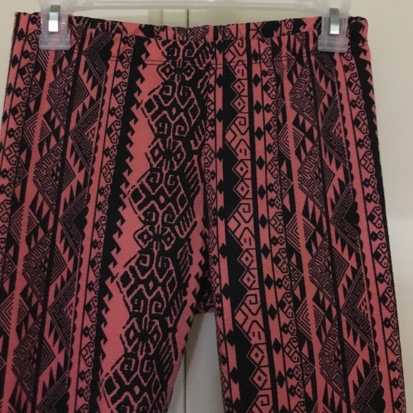 Beautiful pattern leggings - Picture 2 of 3