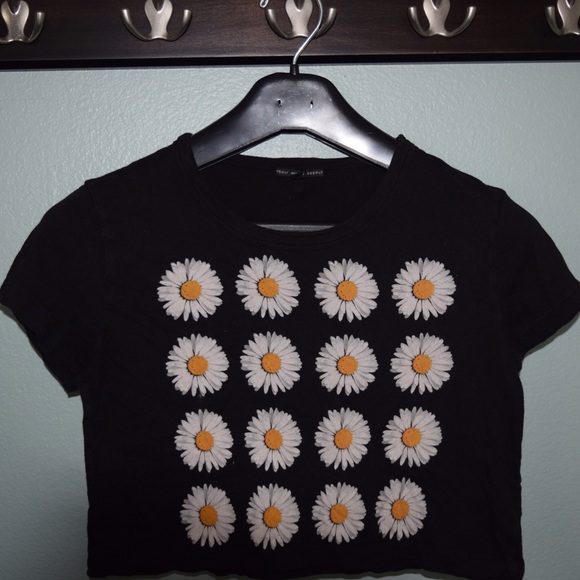 Urban outfitter daisy crop top