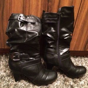 SOLD !!!!    Black Boots