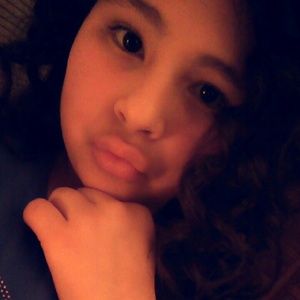 Meet your Posher, Estefania