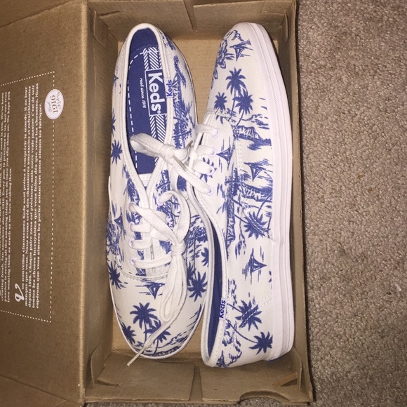 White Keds with blue palm tree design