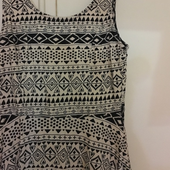 Patterned Dress - Picture 2 of 4